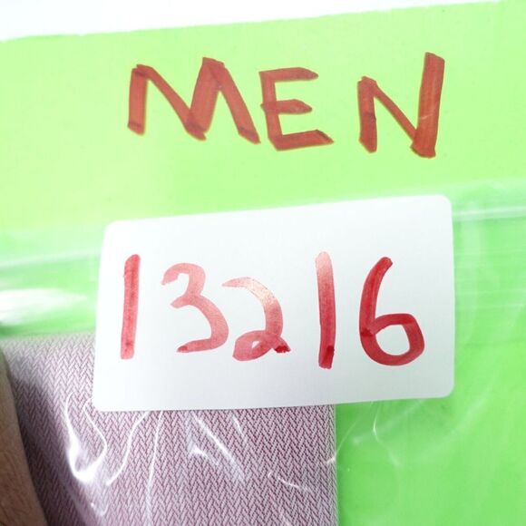 Arrow Dress Shirt Men's Large (16-16.5) Pink Classic-Fit Long Sleeve Button-Up - Picture 4 of 6